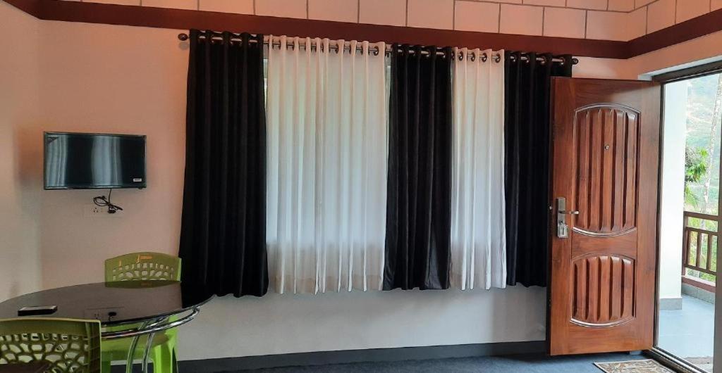 Linn View Home Stay 무나르 외부 사진