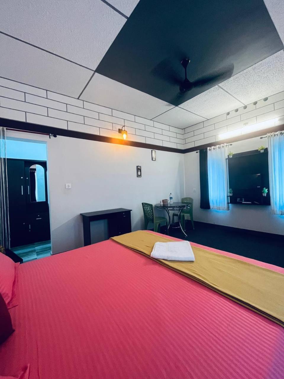 Linn View Home Stay 무나르 객실 사진