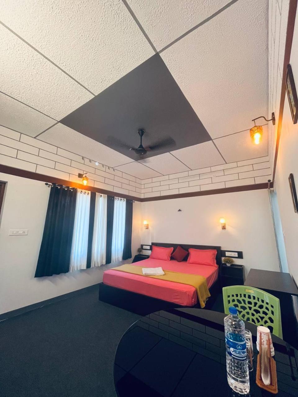 Linn View Home Stay 무나르 객실 사진